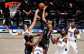 拓媒:球队不会为场均2.4分的杨瀚森重塑打法