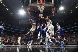 亚历山大三节25+8统治比赛 湖人残阵惨遭血洗